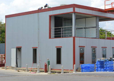 Kantoorcomplex met kantine en vergaderruimte